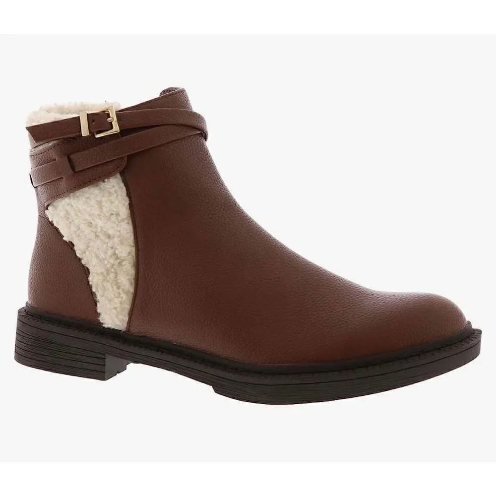 Kenneth Cole Reaction Women's Women's Wind Lug Buckle Cozy Chukka Boot